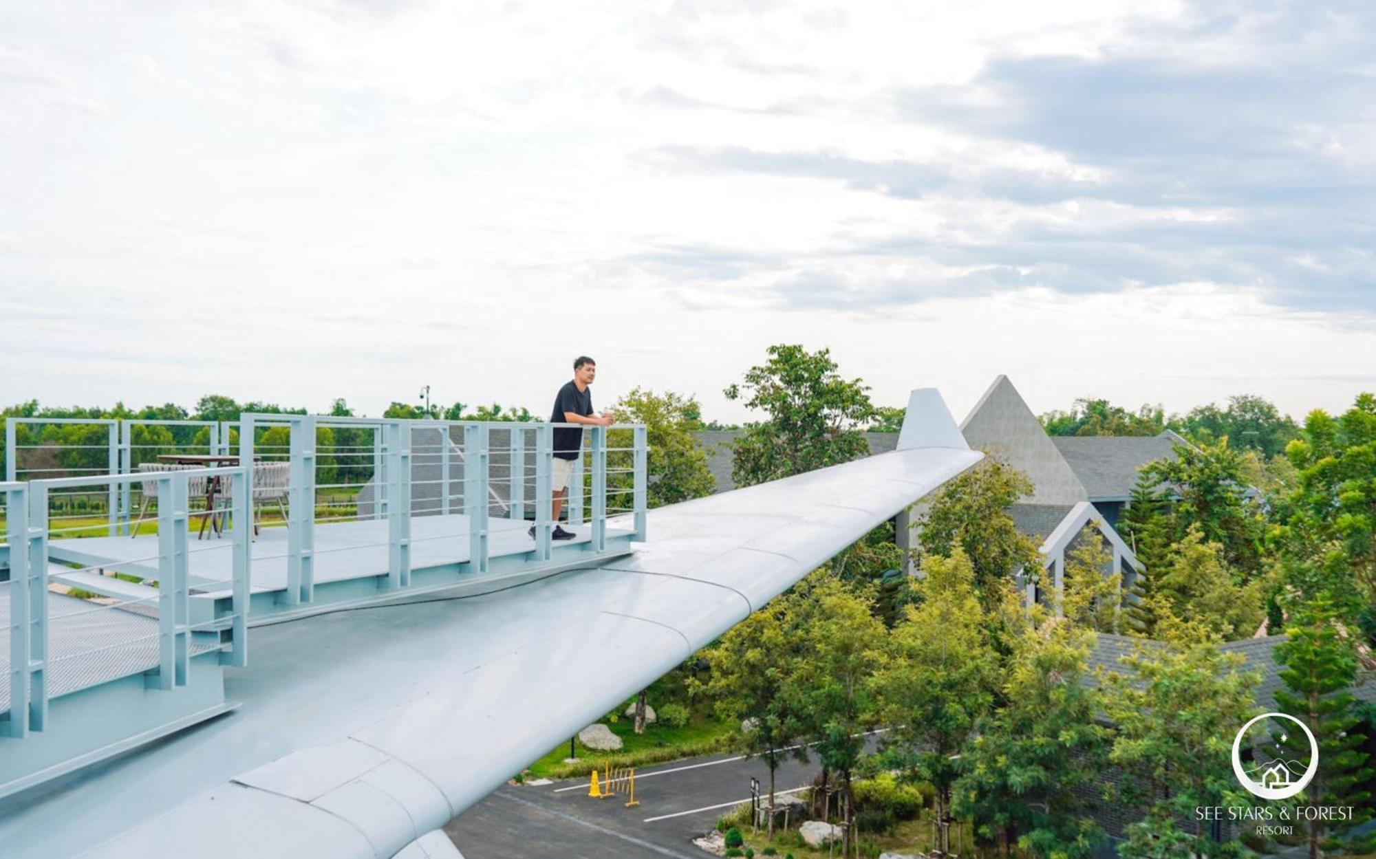 See Stars & Forest Resort Amphoe Sawang Daen Din Екстер'єр фото