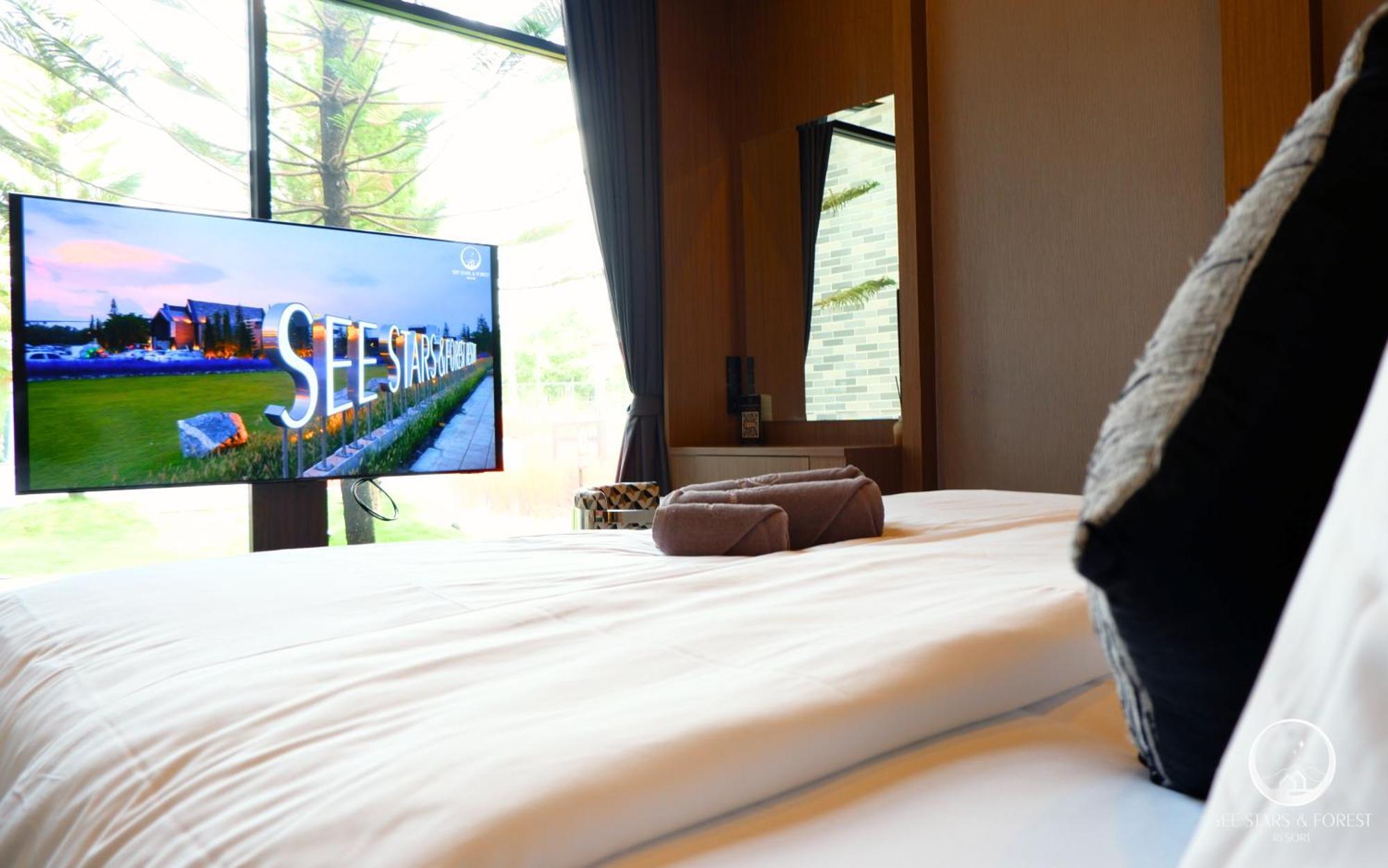 See Stars & Forest Resort Amphoe Sawang Daen Din Екстер'єр фото