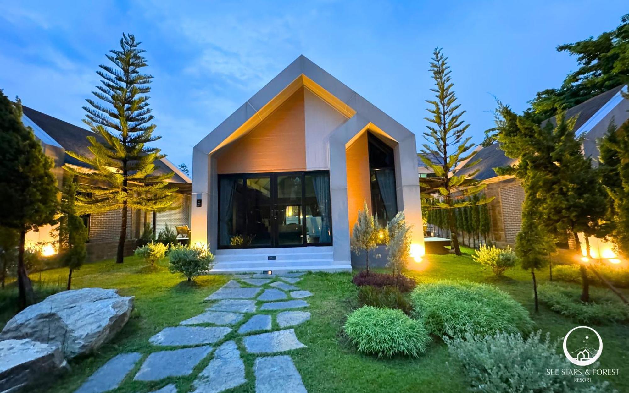 See Stars & Forest Resort Amphoe Sawang Daen Din Екстер'єр фото