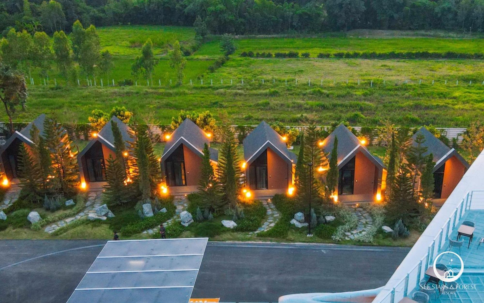 See Stars & Forest Resort Amphoe Sawang Daen Din Екстер'єр фото